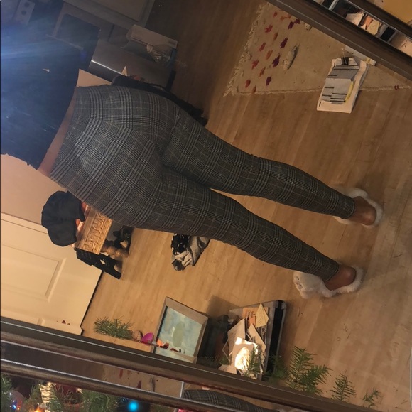 High Waisted Plaid Pull-On Leggings 👖 - Picture 4 of 6